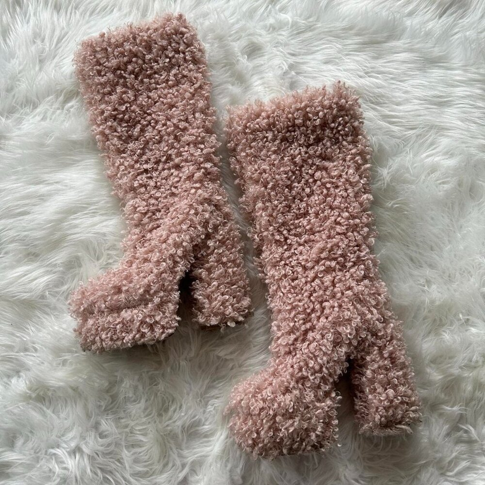 Zemeta Pink Faux Fur Boots